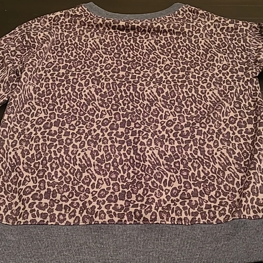 Splendid Women's XS Leopard Print Sweater